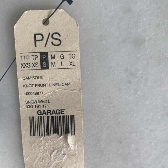 Brand new with tags garage white crop T-shirt!! - Picture 2 of 3